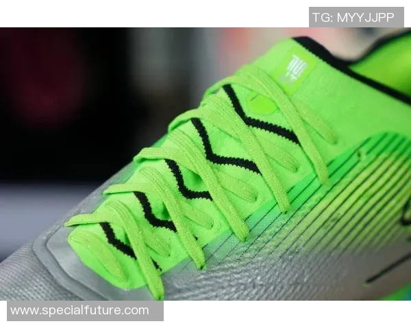 球星足球鞋破损怎么办 专家教你如何应对急救与修复技巧